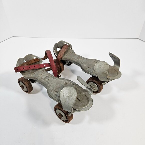 Vintage Metal Roller Skates Adjustable With Leather Straps & Metal Wheels - Picture 1 of 9